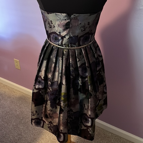 Donna Morgan | Strapless Purple Floral Flare Dress - Picture 5 of 7